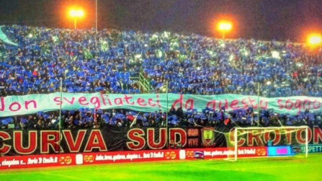 La Curva Sud "Manzulli" di Crotone.