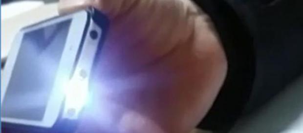 Imagen del taser por el Cuerpo Nacional de Policía Imagen del taser por el Cuerpo Nacional de Policía