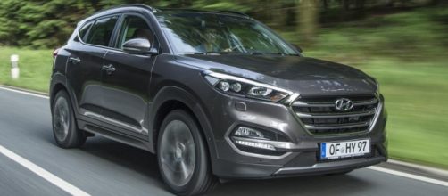 Hyundai Tucson grigia metallica