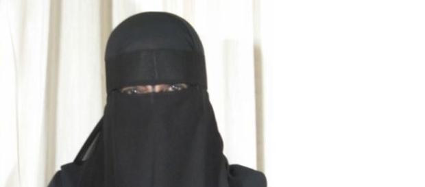 Femeia care a a ucis fără mila Femeia care a a ucis fără mila