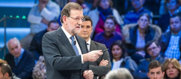 Rajoy anoche, con este cronista entre el público. Rajoy anoche, con este cronista entre el público.