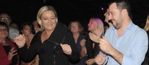 Le Pen e Salvini che festeggiano.