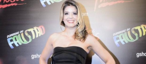 Atriz 'abandona' Faustão ao vivo para fazer xixi Atriz 'abandona' Faustão ao vivo para fazer xixi