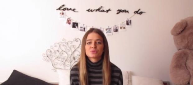 Captura de pantalla del vídeo de Laura Escanes Captura de pantalla del vídeo de Laura Escanes