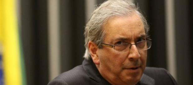 Cunha tenta ganhar tempo para evitar cassação Cunha tenta ganhar tempo para evitar cassação