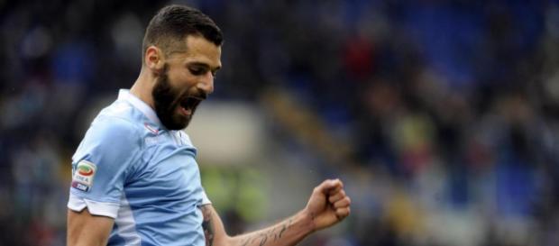 Il centrocampista della Lazio Candreva Il centrocampista della Lazio Candreva