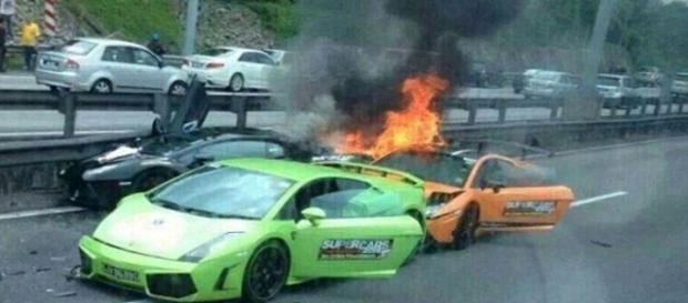 Tragedie pe o autostrada din SUA Tragedie pe o autostrada din SUA