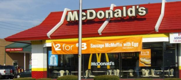 Un ristorante di McDonalds in Europa Un ristorante di McDonalds in Europa