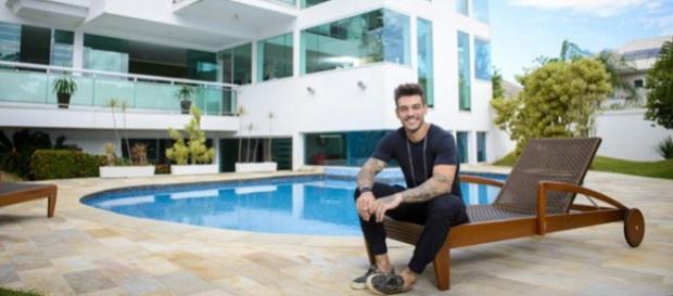 Lucas Lucco mostra sua mansão no RJ Lucas Lucco mostra sua mansão no RJ