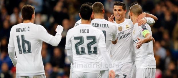 Cristiano festeja uno de sus goles al Malmoe Cristiano festeja uno de sus goles al Malmoe