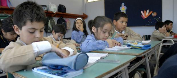 Los niños y su relación con el estudio. Los niños y su relación con el estudio.