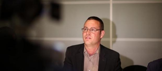 Hedebouw se prononce pour une taxe sur la fortune. Hedebouw se prononce pour une taxe sur la fortune.
