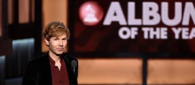 Grammy de melhor álbum do ano entregue a Beck Grammy de melhor álbum do ano entregue a Beck