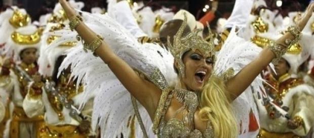 Le carnaval de Rio et ses danseuses .. Le carnaval de Rio et ses danseuses ..
