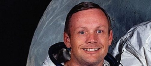 Neil Armstrong, scoperta una borsa segreta 