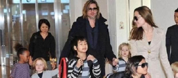 La familia Jolie-Pitt al completo La familia Jolie-Pitt al completo