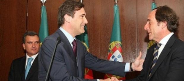 P. Coelho e Portas podem beneficiar com o Syriza P. Coelho e Portas podem beneficiar com o Syriza