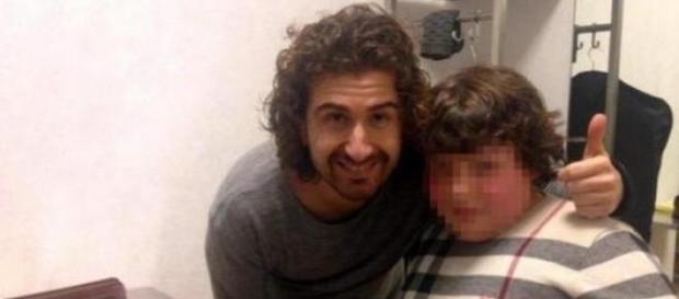 Siani e il bambino protagonista della gag Siani e il bambino protagonista della gag