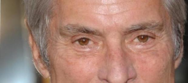 Acidente de carro mata Bob Simon Acidente de carro mata Bob Simon