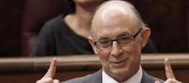 El ministro de Hacienda Montoro contra todos El ministro de Hacienda Montoro contra todos
