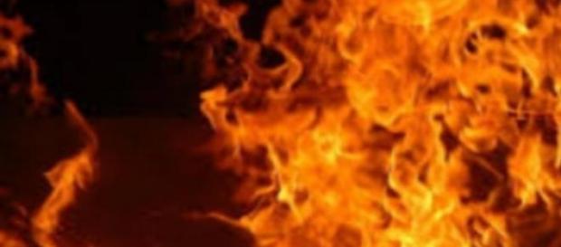 Enfants meurent dans l'incendie bouté par la mère Enfants meurent dans l'incendie bouté par la mère