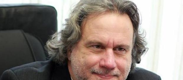 Le ministre grec de la réforme administrative. Le ministre grec de la réforme administrative.