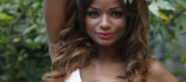 Liz la dominicana se la pasa llorando Liz la dominicana se la pasa llorando