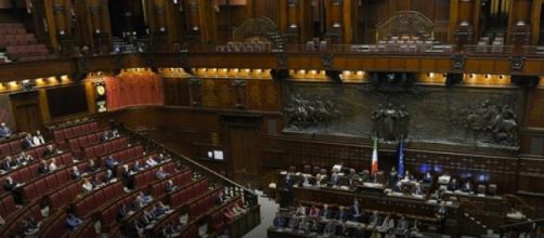 Riforma Senato, rissa a Montecitorio