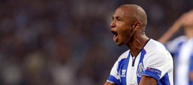 Brahimi marcou o golo da vitória portista Brahimi marcou o golo da vitória portista