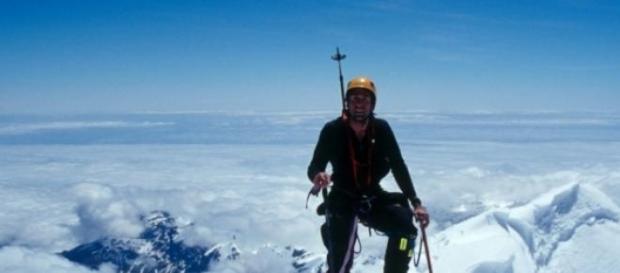 Erik pe muntele Everest, invingator Erik pe muntele Everest, invingator