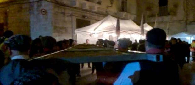 I “parenti di Rocchetide” portano il calzone I “parenti di Rocchetide” portano il calzone