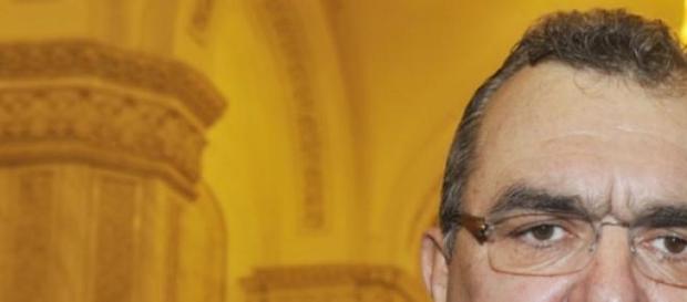 Miron Mitrea condamnat la 2 ani cu executare Miron Mitrea condamnat la 2 ani cu executare