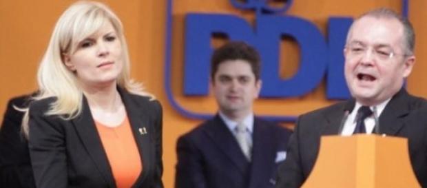 Udrea si Boc , doi fosti lideri PDL Udrea si Boc , doi fosti lideri PDL