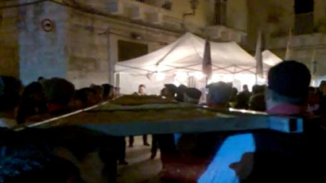 I “parenti di Rocchetide” portano il calzone 