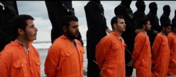 As vítimas foram decapitadas numa praia As vítimas foram decapitadas numa praia