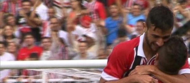 Boschilia marca duas vezes na goleada do São Paulo Boschilia marca duas vezes na goleada do São Paulo