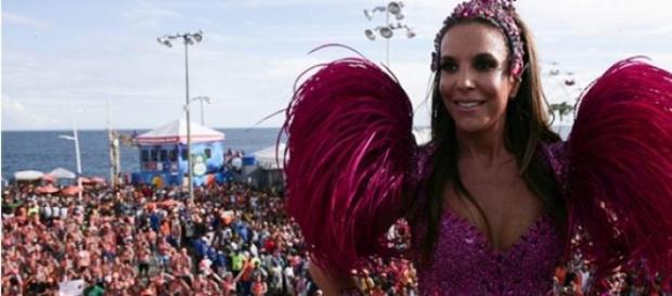 Ivete pronta para agitar os foliões em Salvador Ivete pronta para agitar os foliões em Salvador