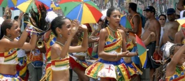 Blocos homenageiam clássicos da música Blocos homenageiam clássicos da música