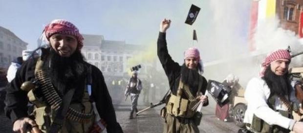 Char djihadiste pour le carnaval d'Alost Char djihadiste pour le carnaval d'Alost