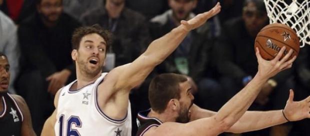 Los Gasol durante el All Star Game / Marca. Los Gasol durante el All Star Game / Marca.