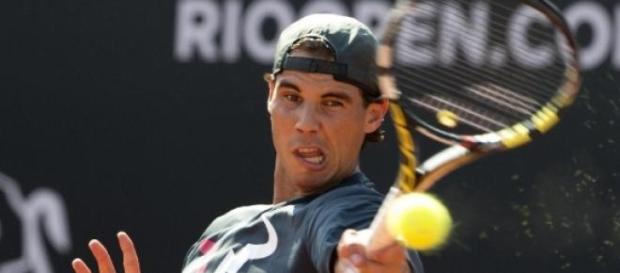 Nadal est de retour sur terre battue. Nadal est de retour sur terre battue.