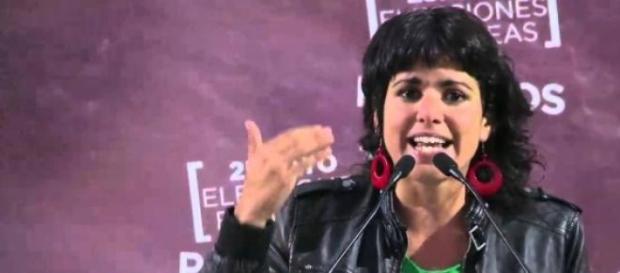 Teresa Rodríguez de Podemos, en una playa nudista Teresa Rodríguez de Podemos, en una playa nudista