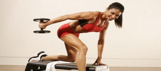 ejercicio de entrenamiento con pesas ejercicio de entrenamiento con pesas