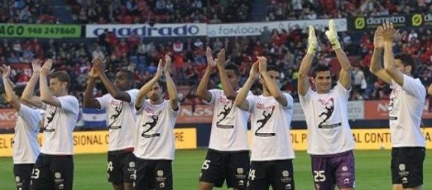 Plantilla del Osasuna presentándose en un amistoso Plantilla del Osasuna presentándose en un amistoso