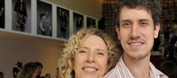Theodoro Cochrane e sua mãe, Marília Gabriela Theodoro Cochrane e sua mãe, Marília Gabriela