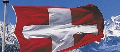 La Svizzera invita i cittadini a fare scorta 