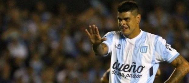 El ex River, Bou, marcó tres goles para Racing El ex River, Bou, marcó tres goles para Racing