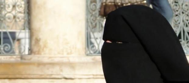 Mulheres de Raqqa têm medo de sair à rua Mulheres de Raqqa têm medo de sair à rua