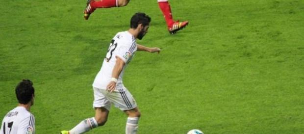 Isco nos deleita cuando pisa el terreno de juego. Isco nos deleita cuando pisa el terreno de juego.