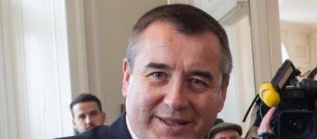 Le député PS avance une idée révolutionnaire. Le député PS avance une idée révolutionnaire.